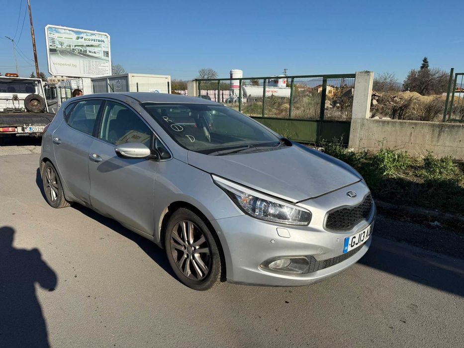 на части Kia Ceed 1.6 crdi 2014 година
