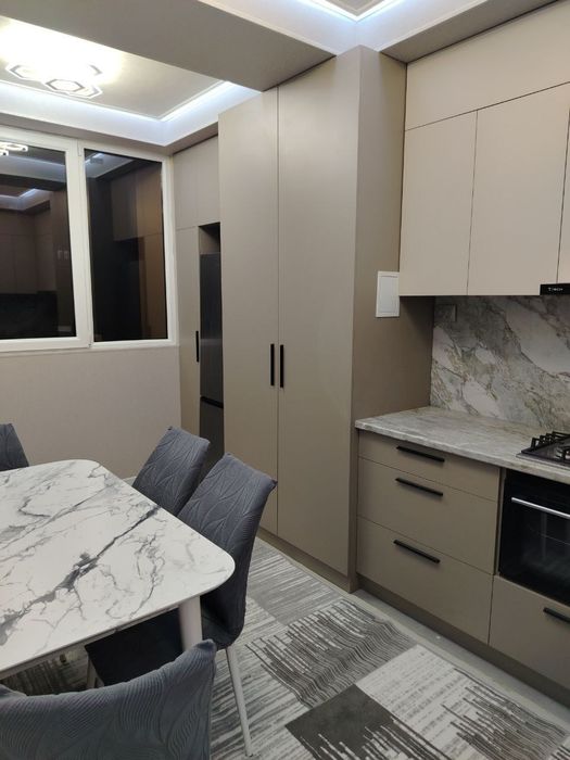 Kvartira oilaga,qizlarga, bollaga ijaraga beriladi.