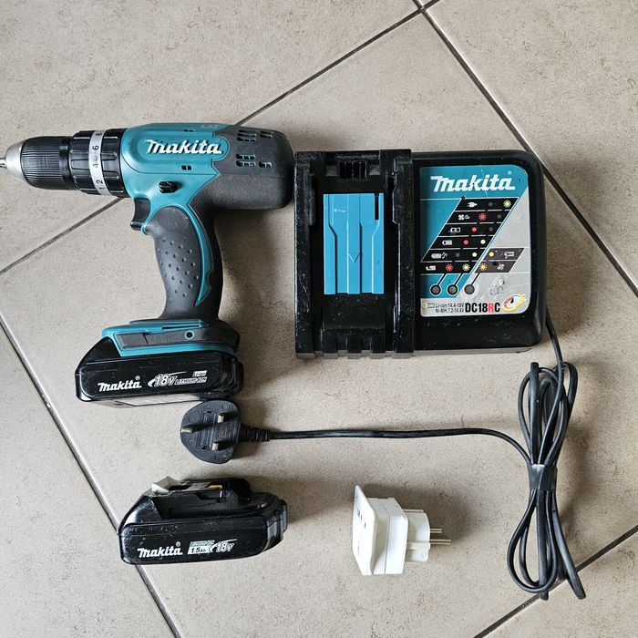 Masina de gaurit/insurubat (bormasina) cu percutie Makita DDF 453