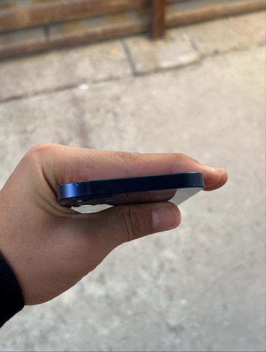 продам айфон 12/64