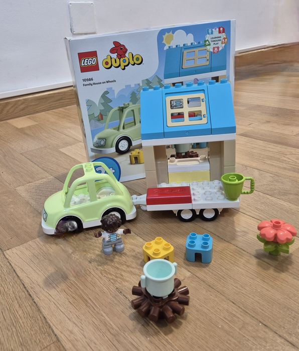 Lego Duplo 10986 casa de familie pe roti