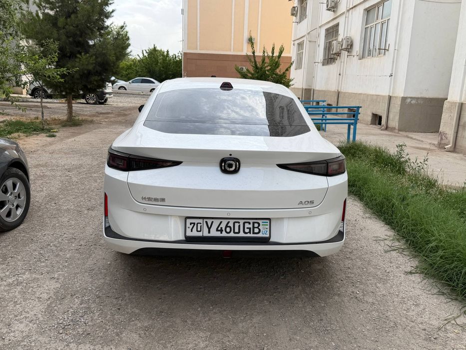 Changan A05 gibrid