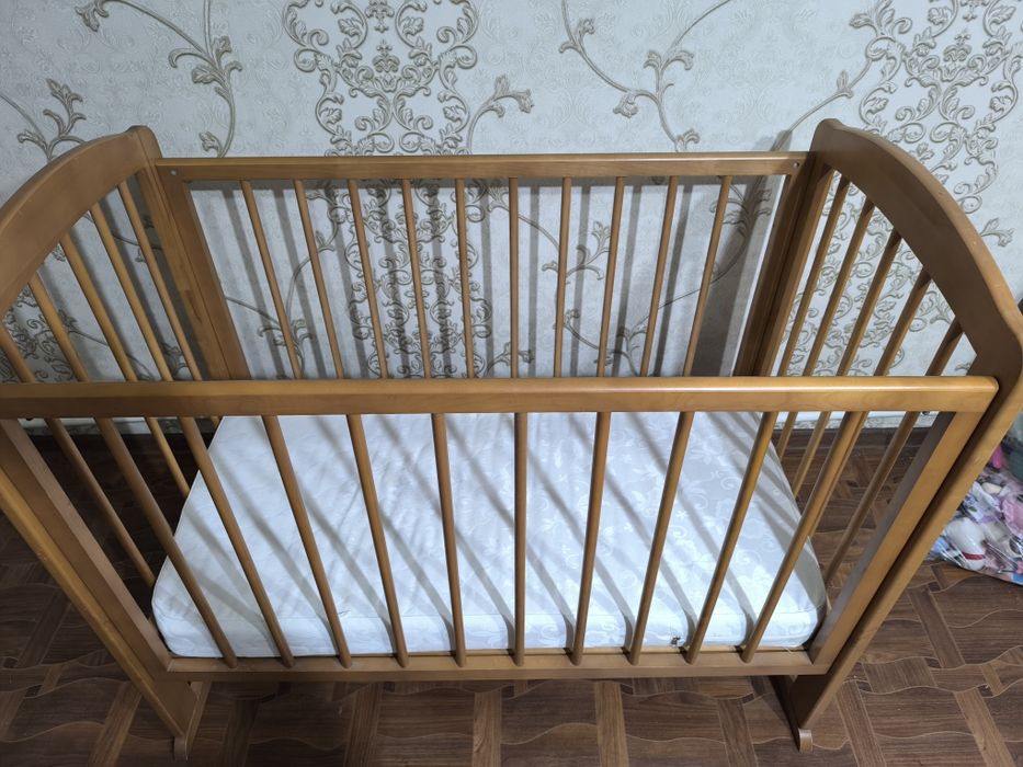 Продам детскую кроватку