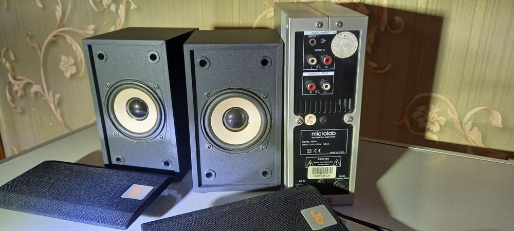 Продам усилитель Микролаб  с колонками