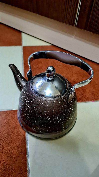 Продаётся заварочный чайник