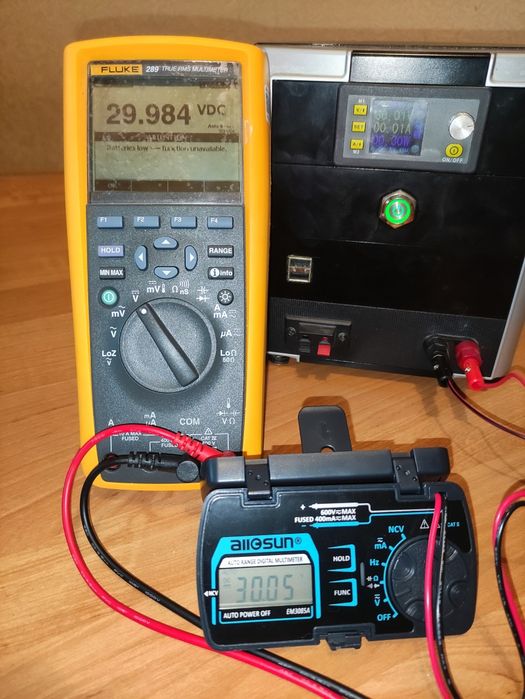 Регулируемый блок питания