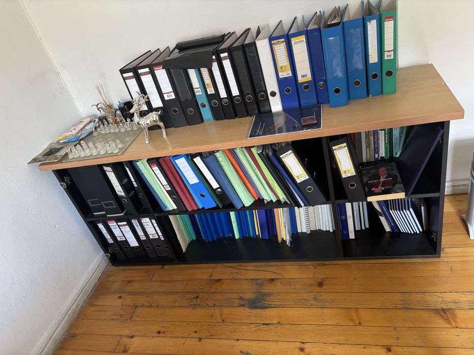 Бюро и етажерка от масивно дърво - ръчна изработка