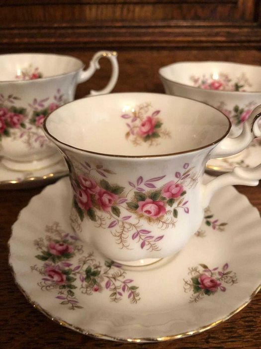 Royal Albert Lavender Rose- три сета и вазичка