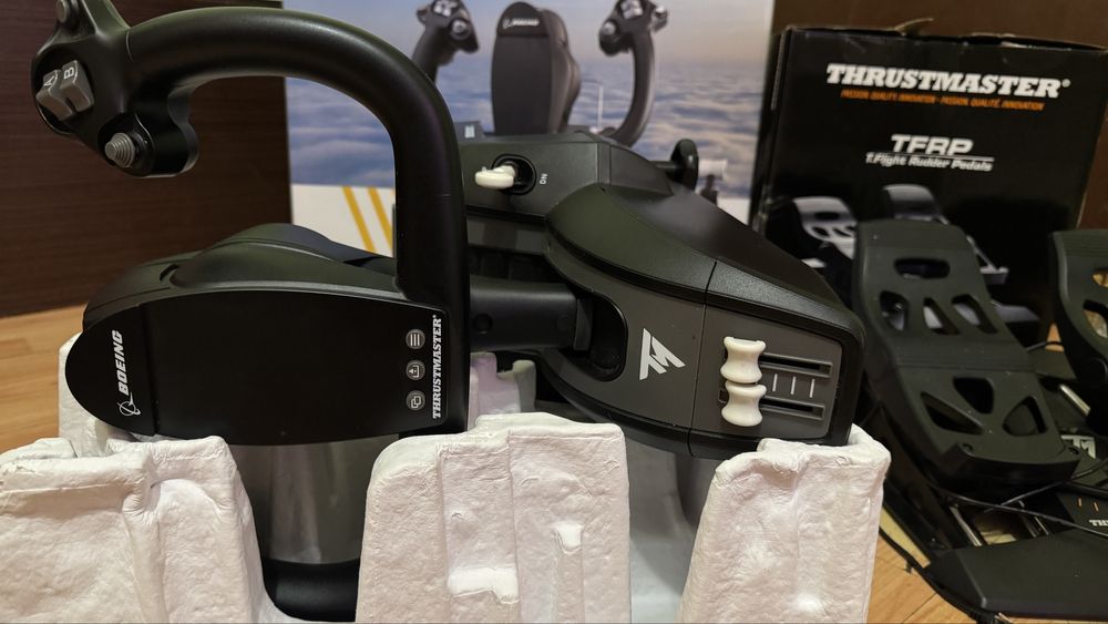 Thrustmaster Yoke Pack Boeing Edition