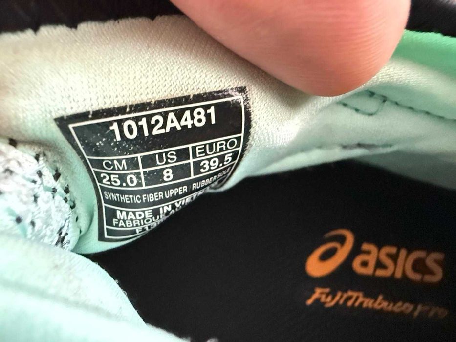 Adidași Asics Drumeție