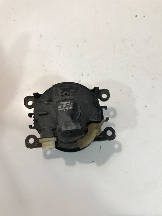 Преден ляв халогенен фар Valeo за Citroen C4 Picasso (2008) 9650001680
