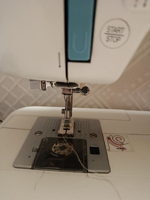 Mașină de cusut Minerva MC40
