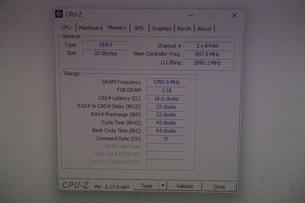 32GB (2x16) RAM DDR4 3600 CL18 Corsair Vengeance RGB White рам памет