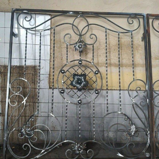 Naves reshotka darvoza