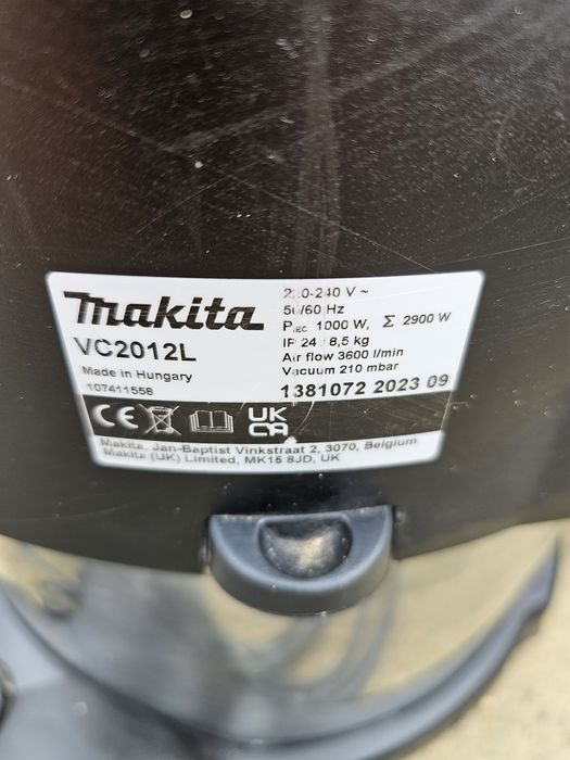Aspirator makita VC2012L