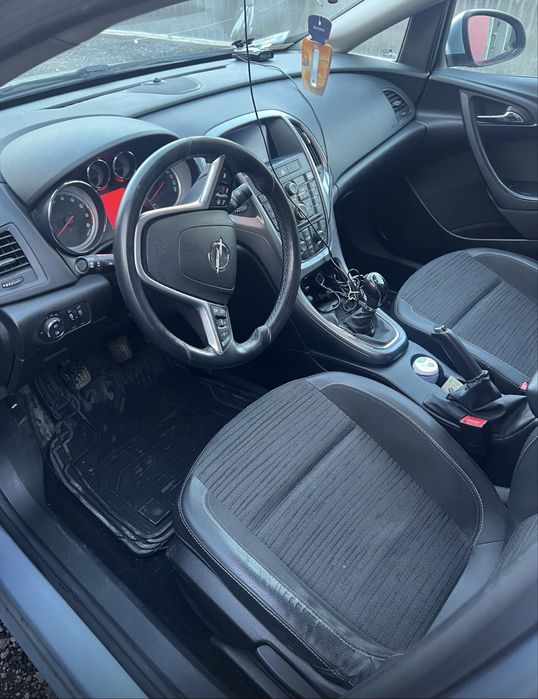 Opel Astra J 2017 finalul anului . masina intretinuta exemplar de nota 9!