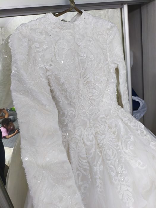 Продам платья свадебные