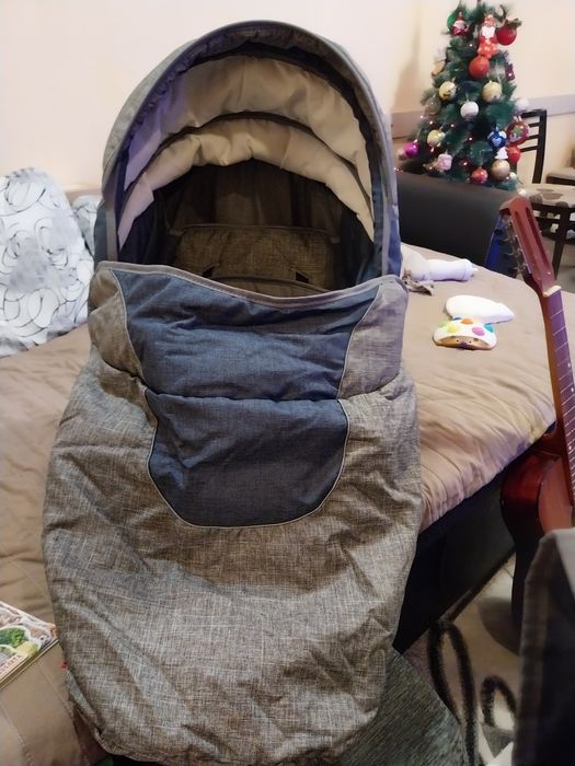 Комбинирана бебешка количка 380 лв