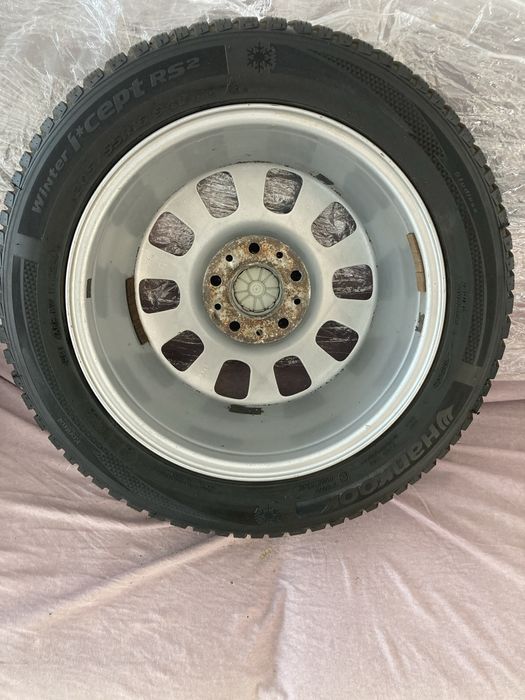 Set jante  BMW 5x120 R16 7J ET47 + cauciucuri de iarnã Hankook