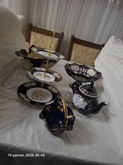 Chinni idishlar sotiladi