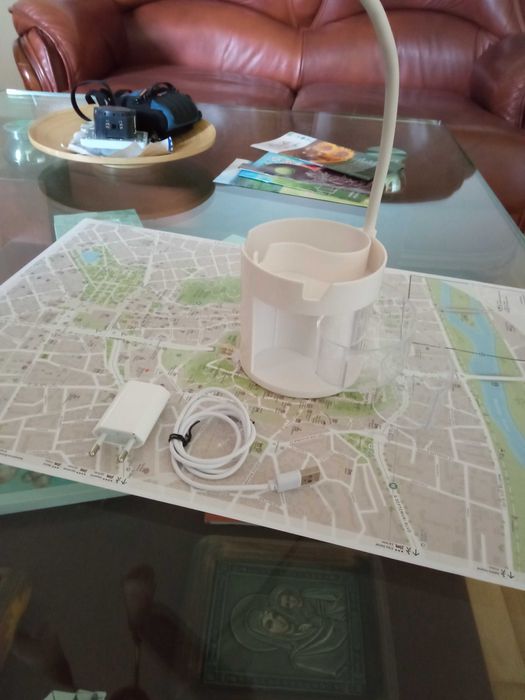 Настолна лампа с LED функция.