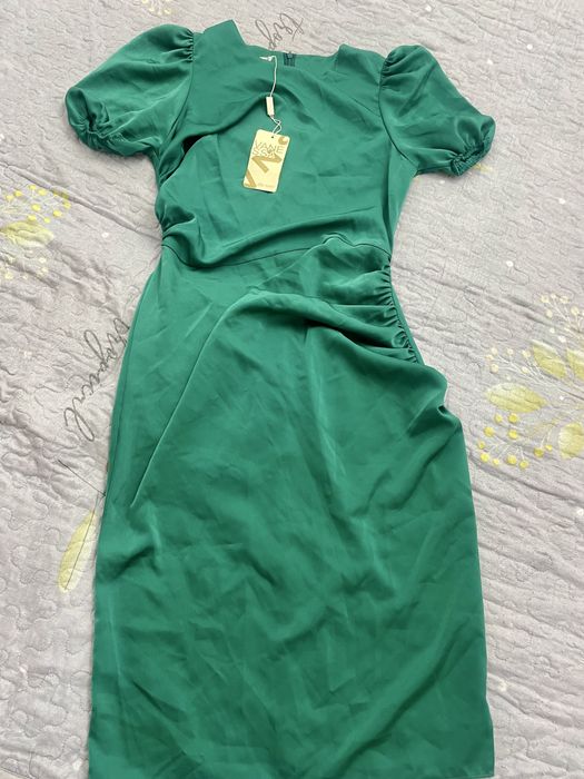 Продам новое платье