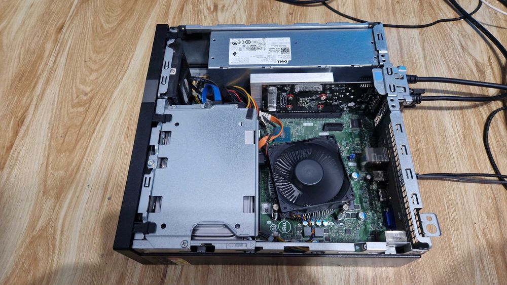 PC GAMING Quad i3-7100/8GB DDR4/SSD 120GB+HDD/GT730/WiFi+BT/W11 500lei