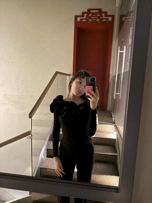 Черный нарядный лонгслив