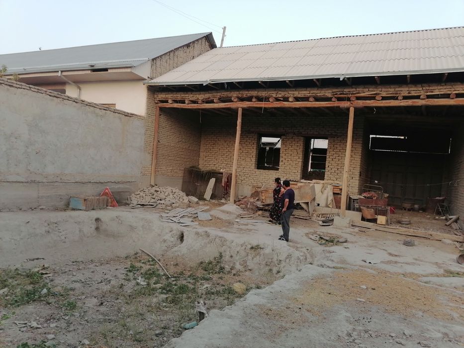 Ховли сотилади хатирчи Чинобод да 5 хонали 5 сутик