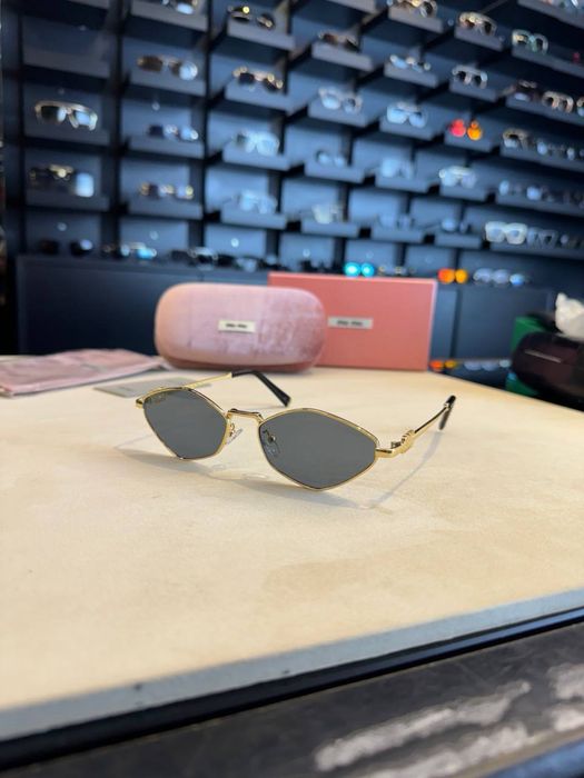 Ochelari Miu Miu noi