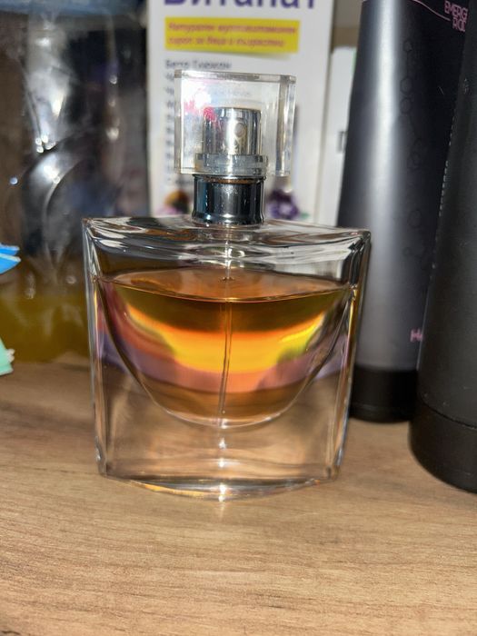 Продавам оргинален парфюм