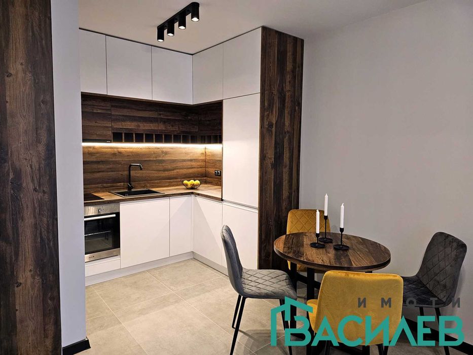 Дава се под наем Двустаен апартамент в София, Център - 60 кв.м за 860 € - Снимка #1