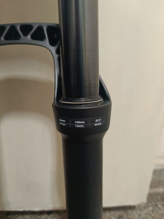 Въздушна вилка Rockshox Recon 27.5 цола
