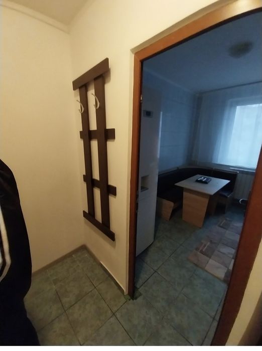 Închiriez apartament