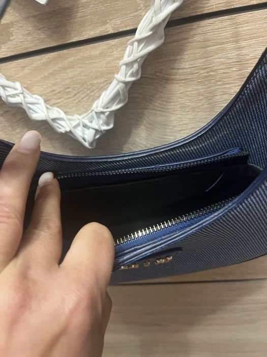 Малка дамска чантичка