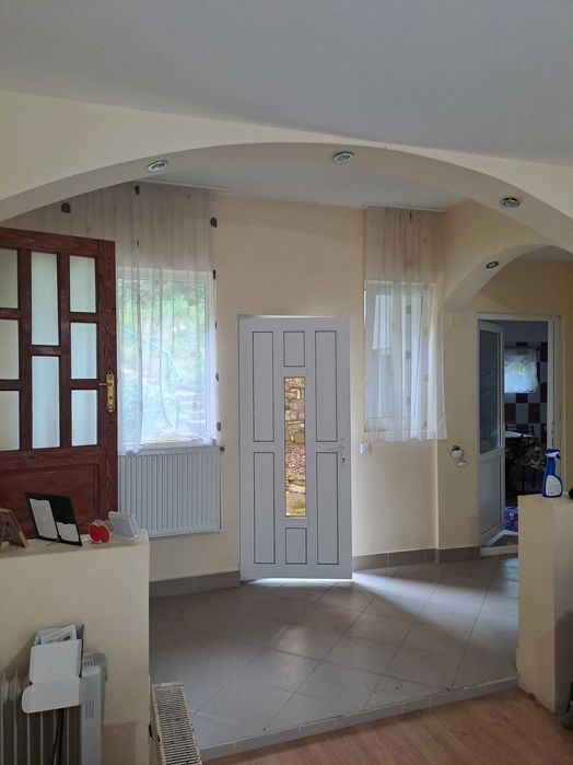 Casa si teren de vanzare