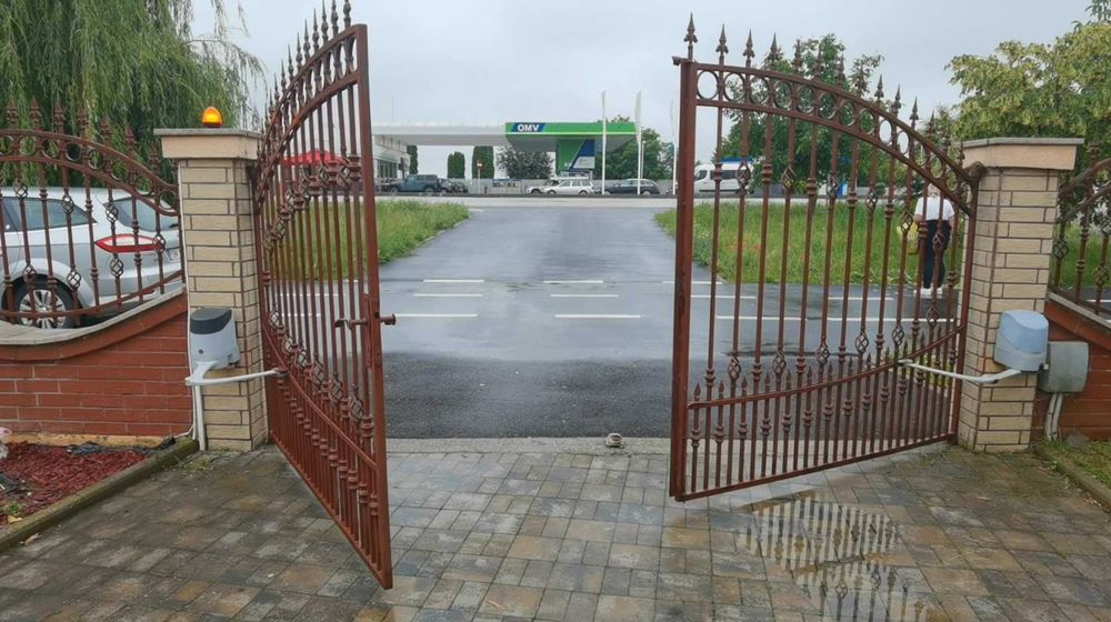 Porti automate glisant telecomanda aplicatie telefon Nice Bistrita