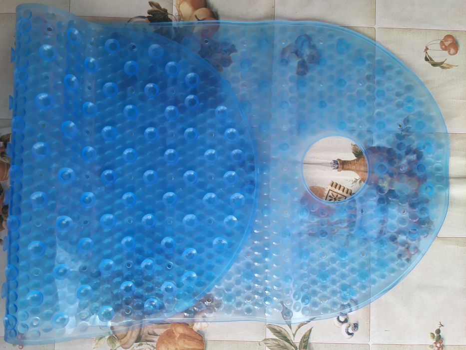 Коврик противоскользящий в ванну