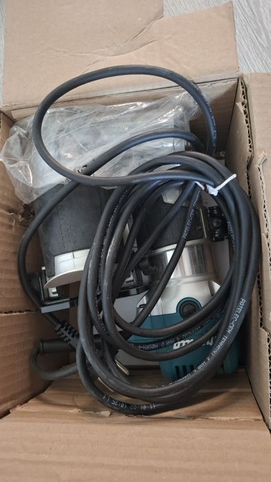 Фрезер Makita новый