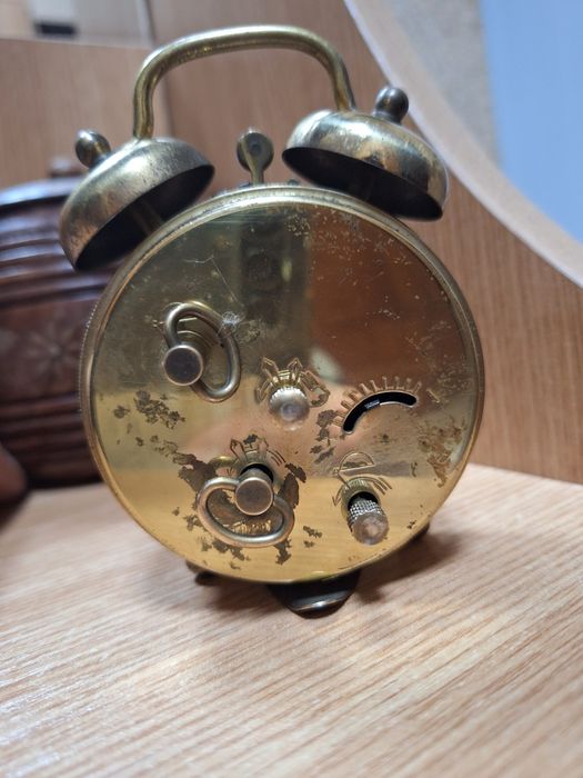 Будилник KIENZLE  Слава Витязъ