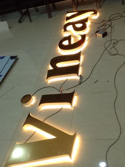 Burtma harflar afisha banner