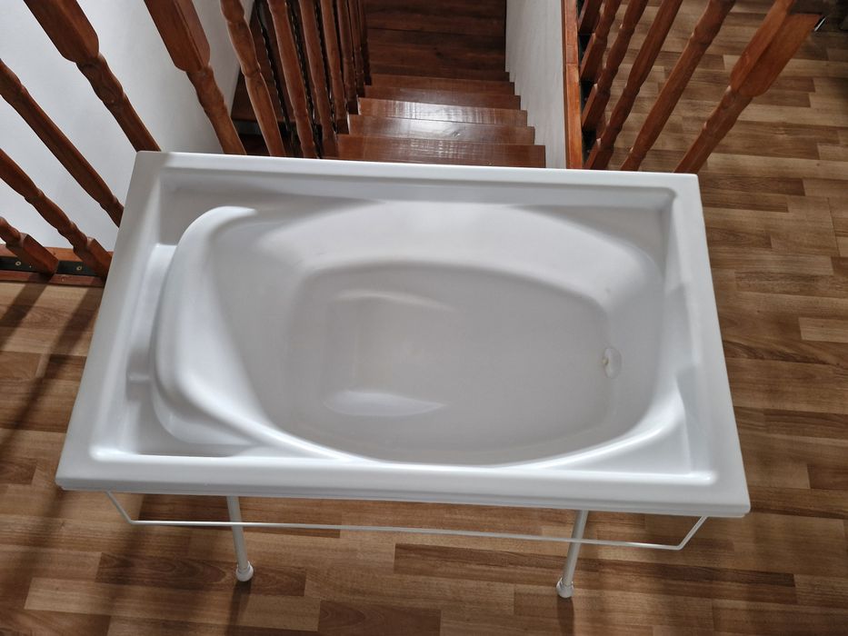 Cadita baie și masa de schimbat