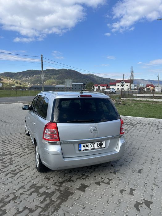 Opel Zafira 2012
