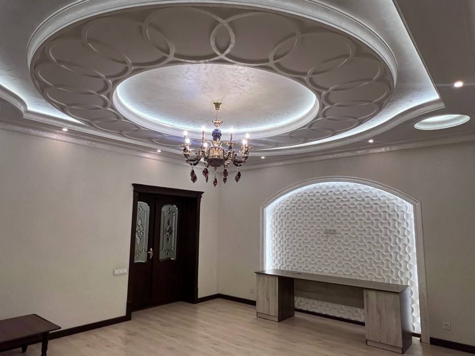 Hovli Sotiladi 300 Kvadrat