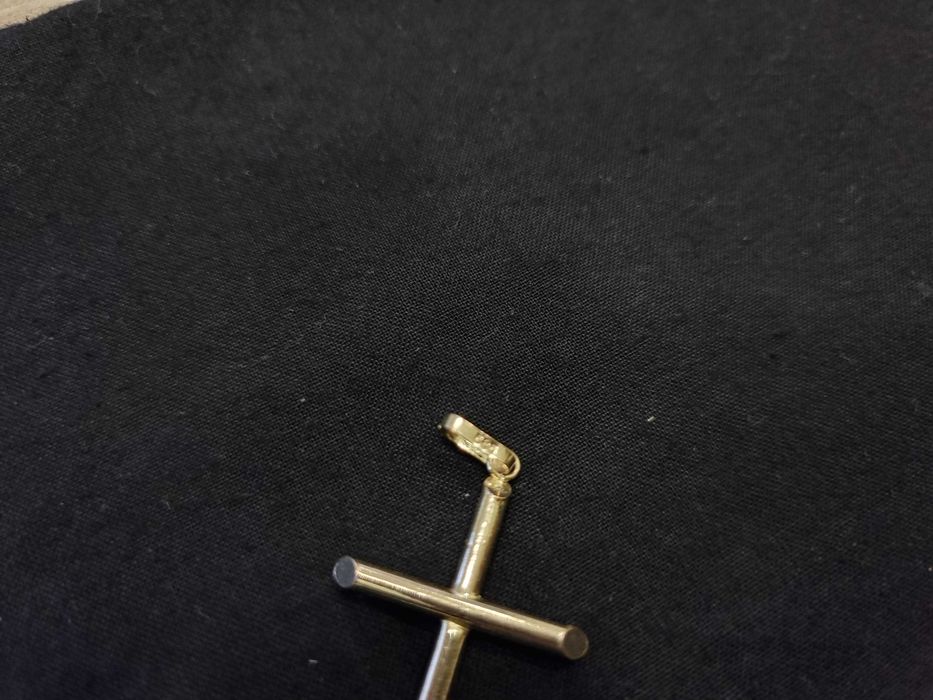 Златен кръст 2.72 гр.