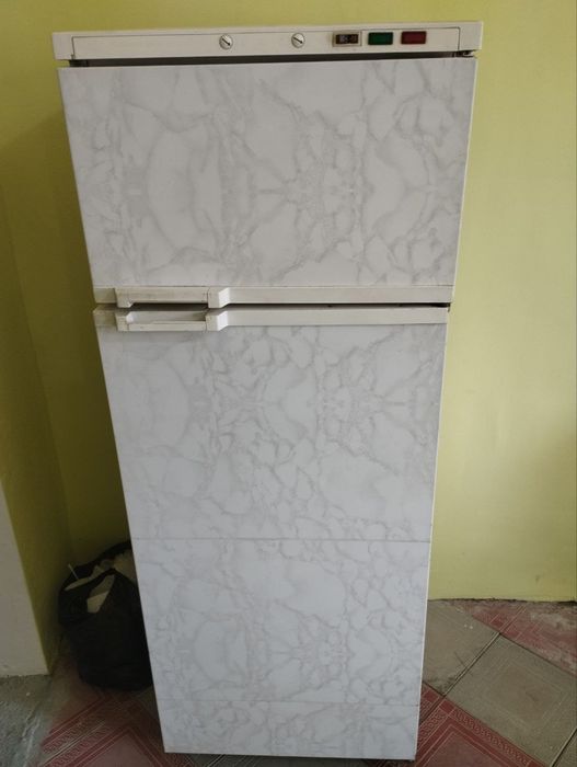 Muzlatgich yaxshi xolatda ishlab turibdi