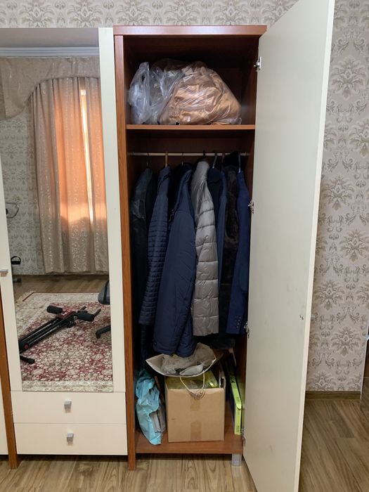 Продается шкаф хороший