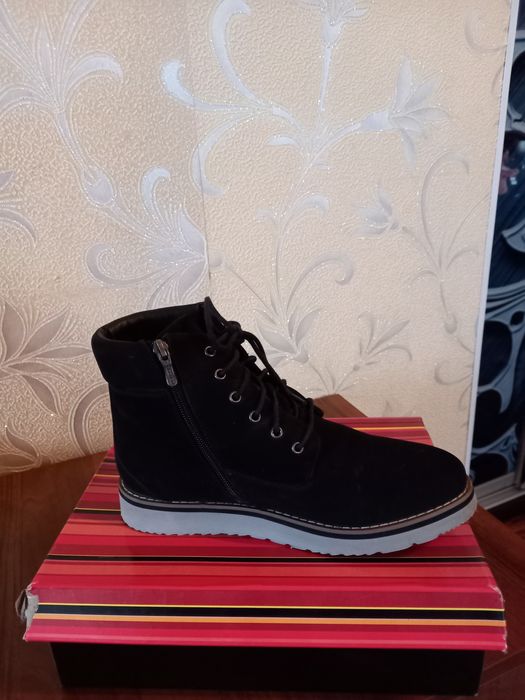 Продам осеннии ботинки