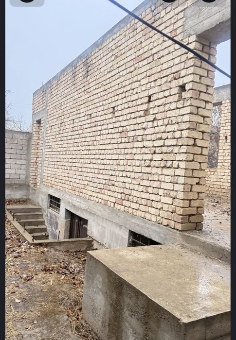 Qurilishi tugamagan Uy sotiladi