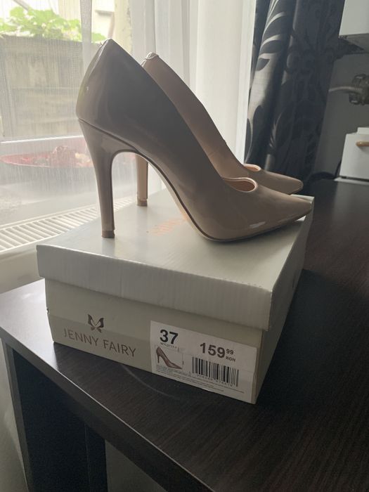 Pantofi stileto masura 37